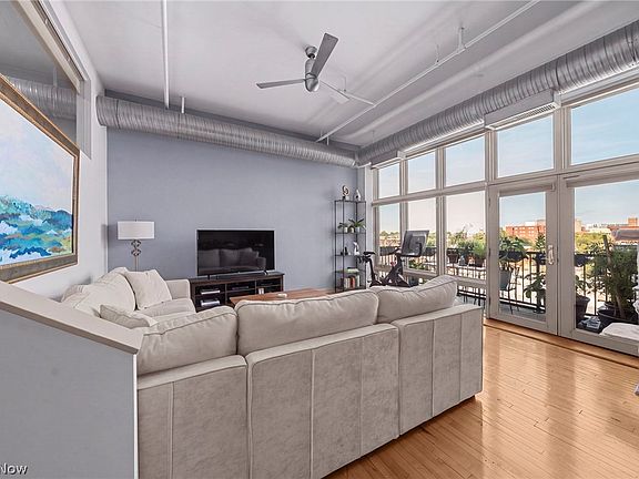 3rd image of 1951 W 26th St APT 506