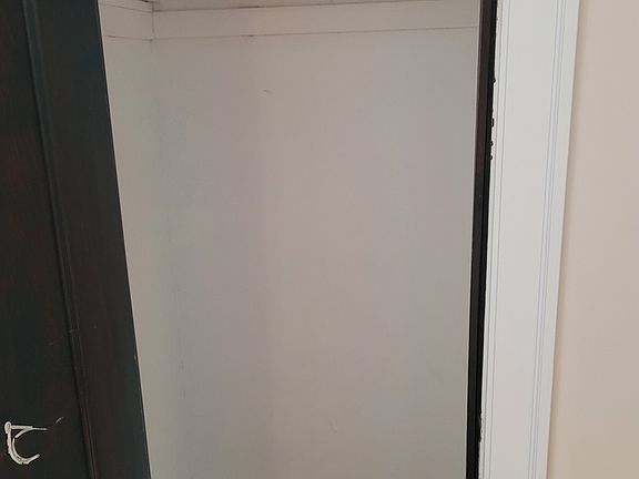 3rd image of 4455 N Artesian Ave #2