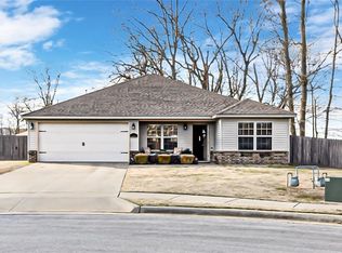 5249 Flint Creek Cv, Springdale, AR 72762