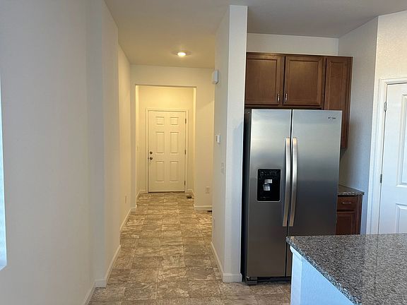 3rd image of 2916 S Flat Cir