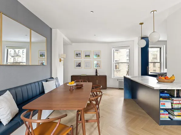 261 W 22nd St #12A14, New York, NY 10011