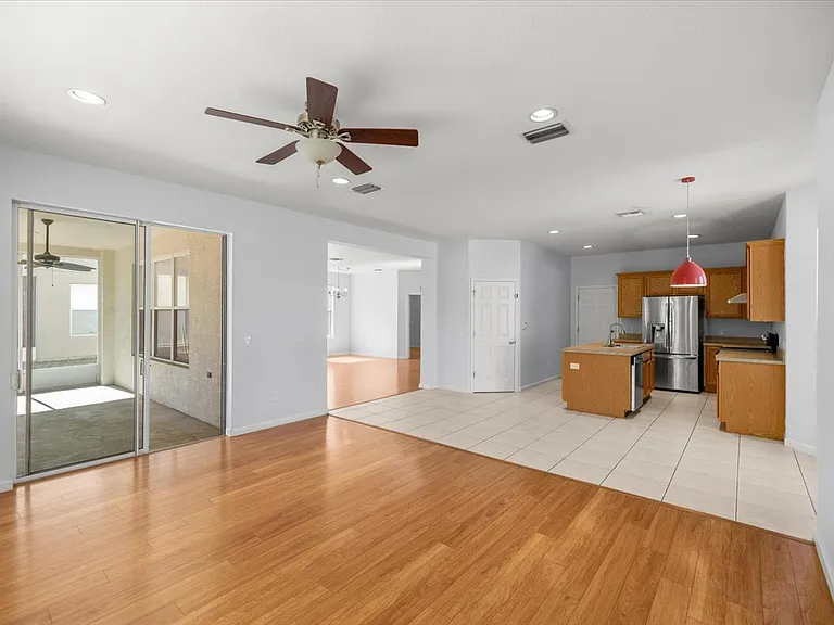 5073 SW 40th Pl — Photo 10