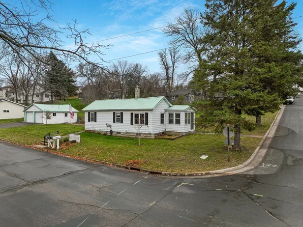 304 E Elm St, Glenwood City, WI 54013