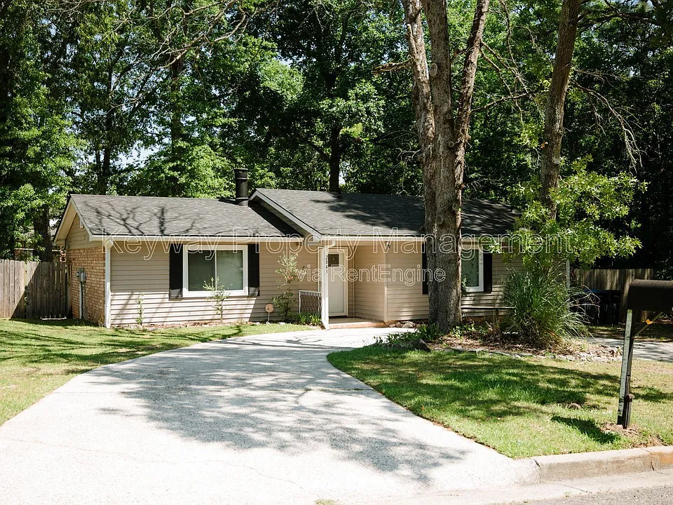 2841 Pheasant Dr