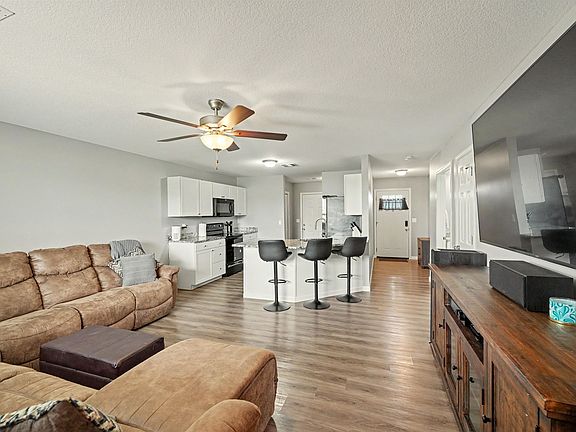 4th image of 1106 Harbor Dr