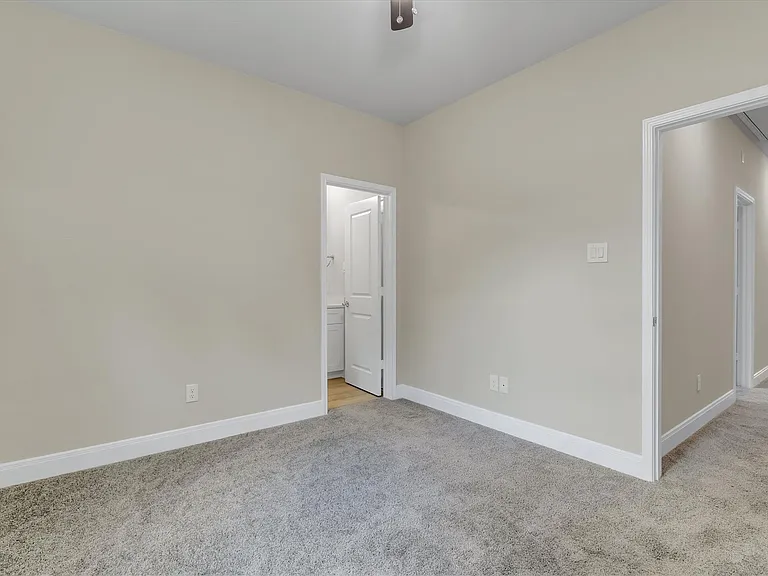 8318 Sunnyhill St — Photo 16