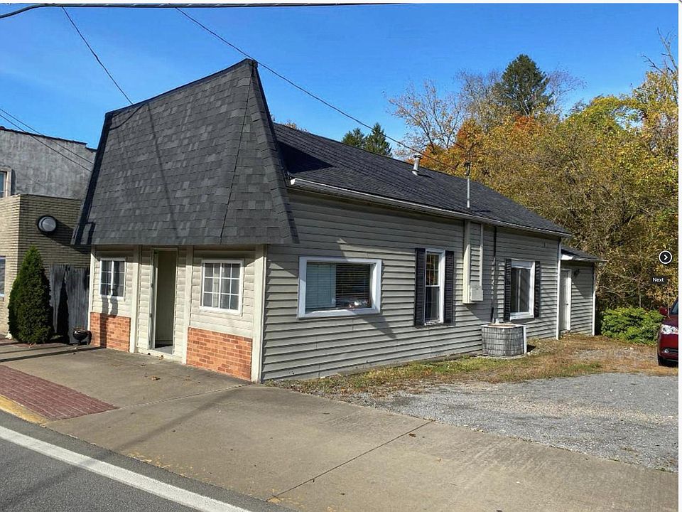 1st image of 126 W Main St