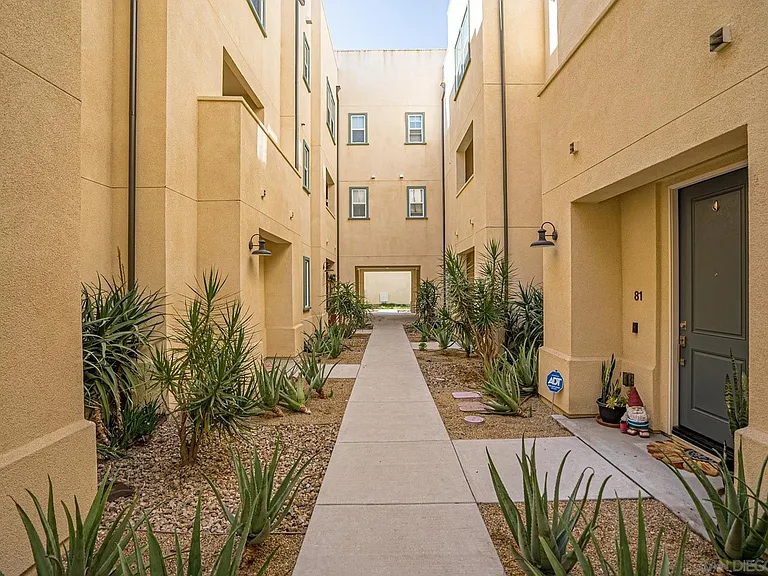 5320 Calle Rockfish #10 — Photo 4