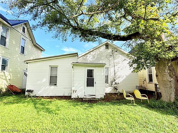 5th image of 603 Harding Way E