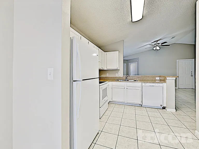 3215 Boynton Dr — Photo 6