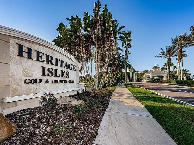 18126 Paradise Point Dr — Photo 37