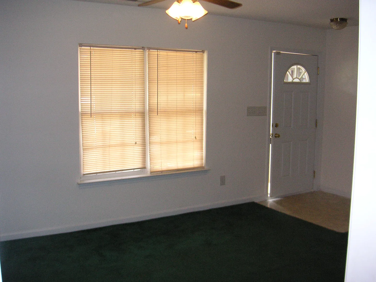 3 bed, 2.5 bath, 1218 sqft, $1,680 — Photo 3