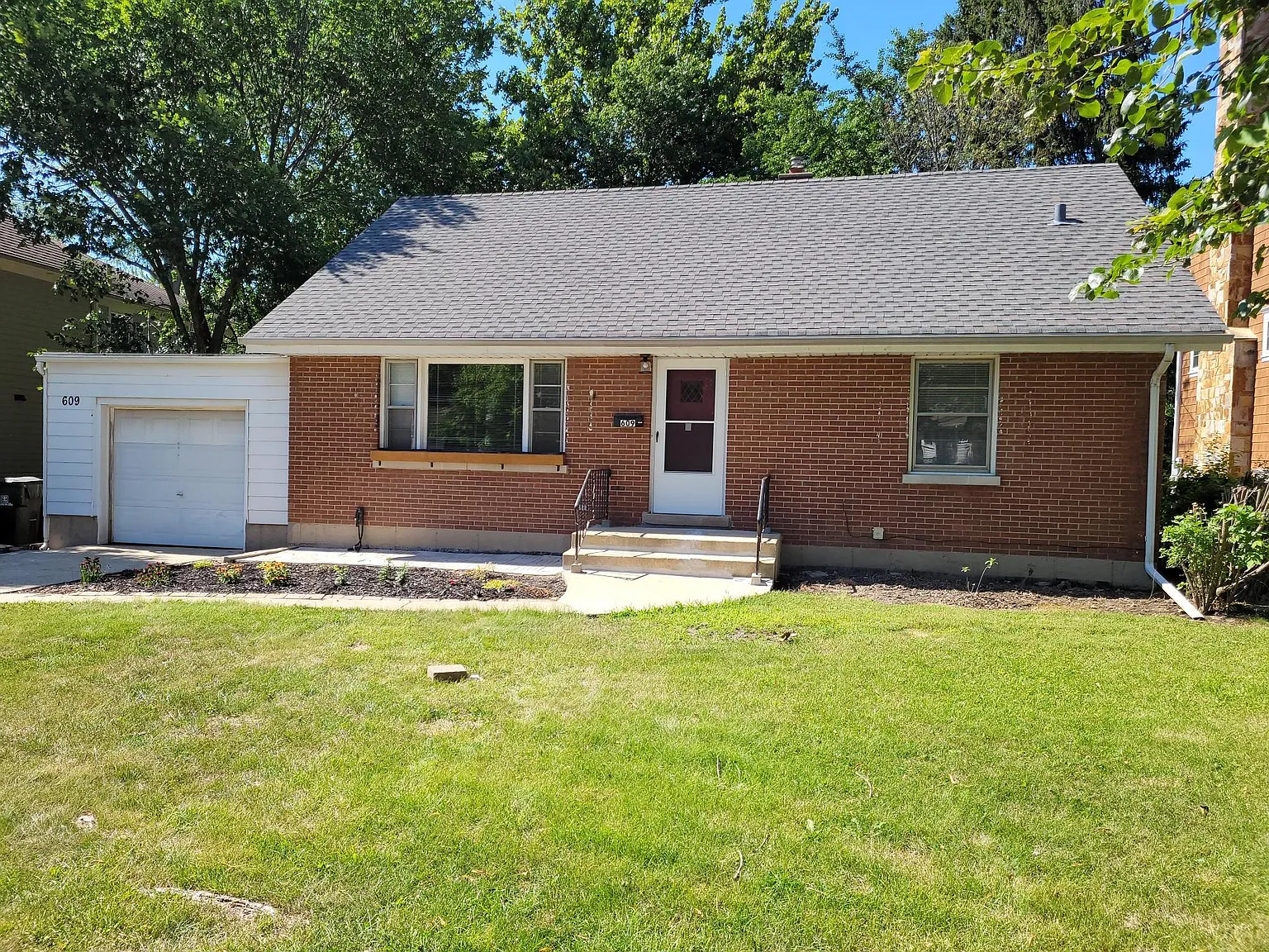 609 S Sleight Street — Photo 1