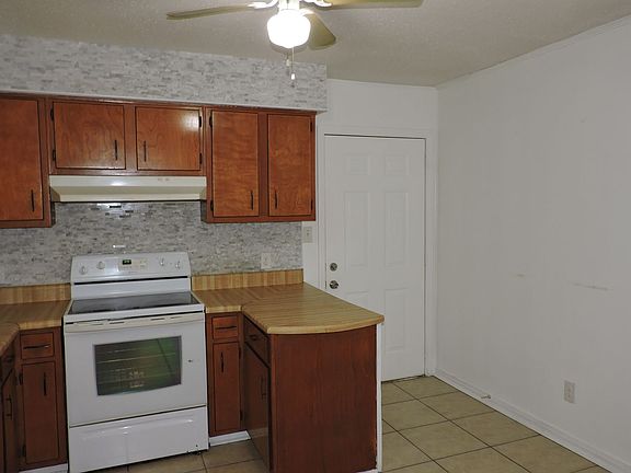 5th image of 3155 Patricia Dr #B