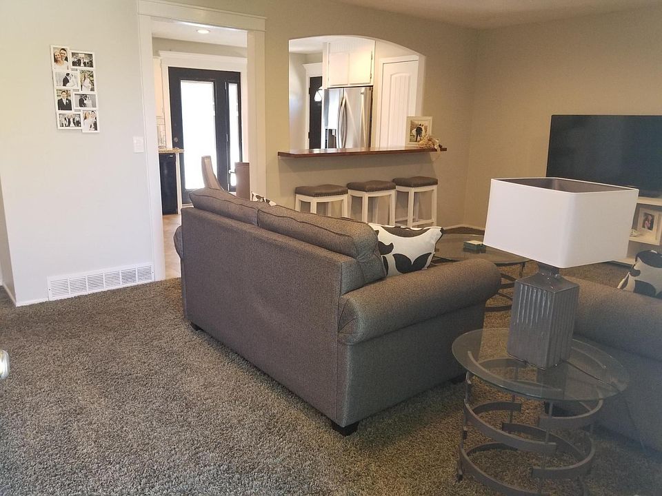 1st image of 3815 W Ettenmor Cir