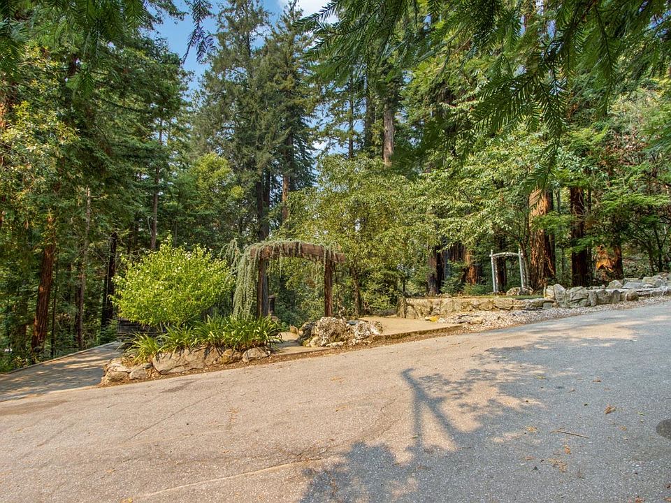 1st image of 15530 Forest Hill Dr
