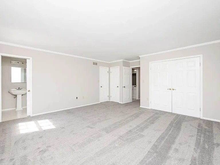 58 Danielle Ct — Photo 16
