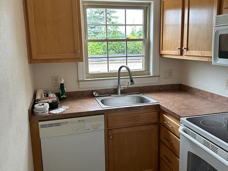 454 Bernhardt Dr #6 — Photo 2