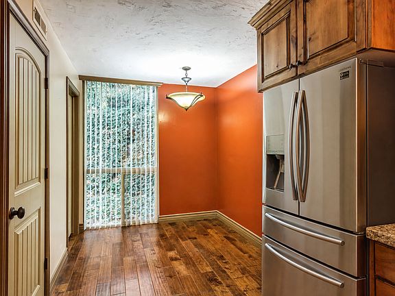 3rd image of 438 N Center St APT 305
