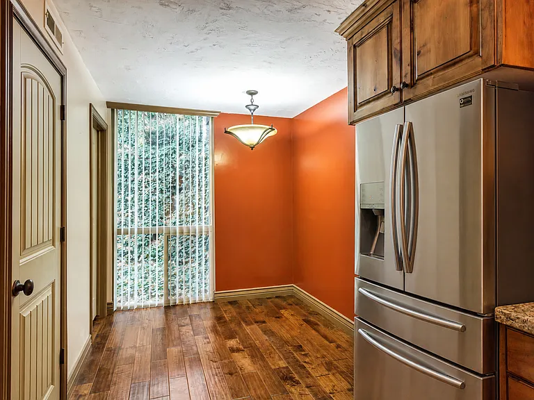 438 N Center St #305 — Photo 3
