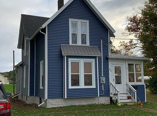 81 Seneca St, Dundee, NY 14837