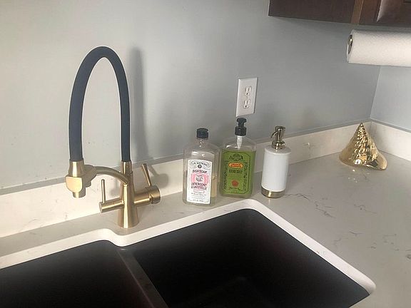 5th image of 10 Lynnhurst Dr #2080