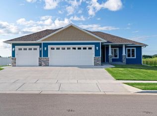 639 Silver Dr, Holmen, WI 54636