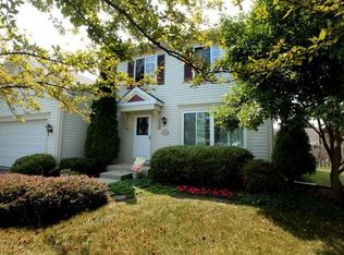 137 Bay View Ln, Grayslake, IL 60030