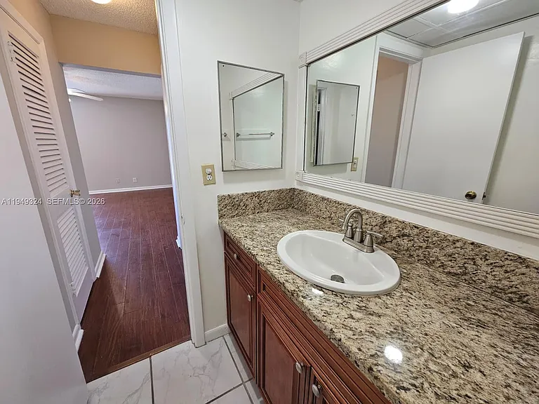 642 NW 13th St #310 — Photo 18