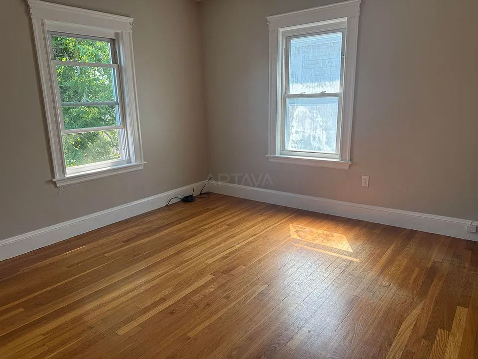 270 Willis Ave #9