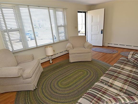 3rd image of 31 Dexter Dr