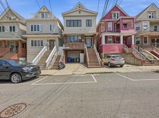 129 W 28th St #1, Bayonne, NJ 07002