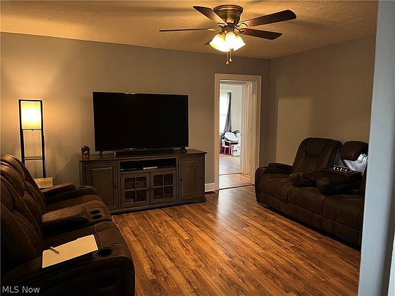 3rd image of 702 Tygart St