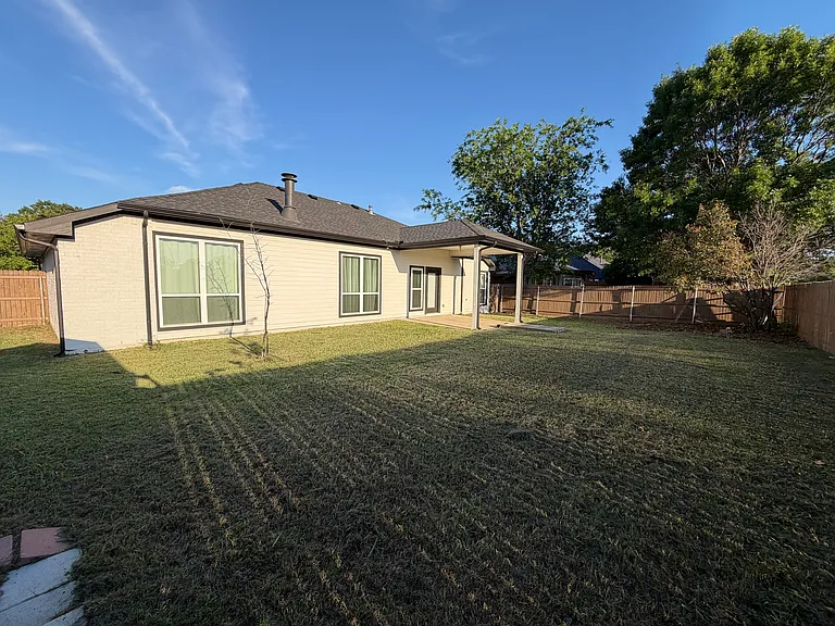 417 Hardwicke Ln — Photo 10