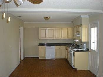 2nd image of 1910 Proctor Dr