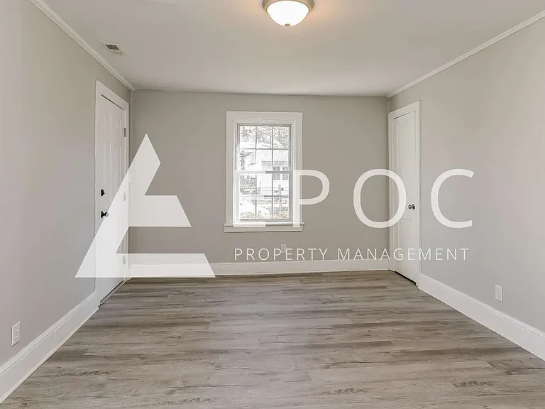 909 Grant St — Photo 10