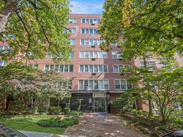 87-15 165th Street #7G, Jamaica, NY 11432