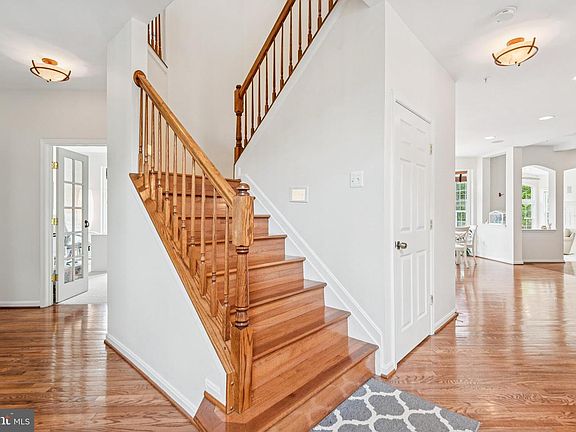 3rd image of 12401 Chasemount Ct