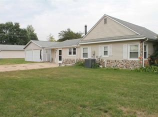 109 N 6th St, Plainview, NE 68769