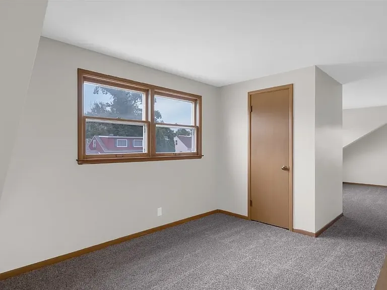 1049 Staub Ct NE — Photo 13
