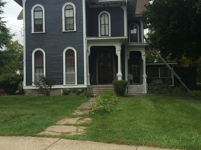 1030 W Main St #1 — Photo 1