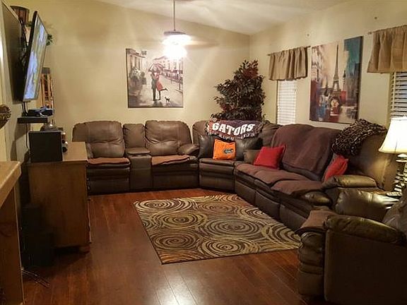 5th image of 3225 Peacock Ln