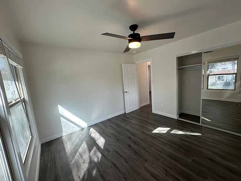 2212 Pine Ave #2212 — Photo 7
