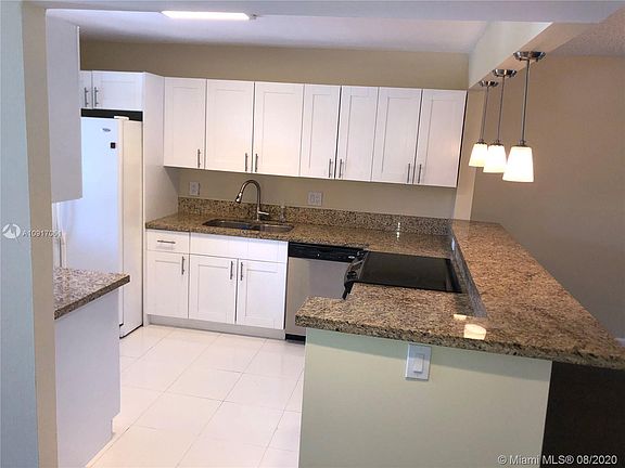 5th image of 205 Lakeview Dr APT 203