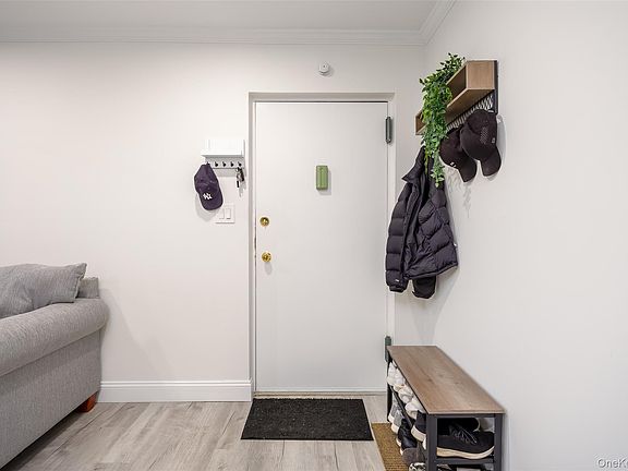 2nd image of 200 Merrick Road #F