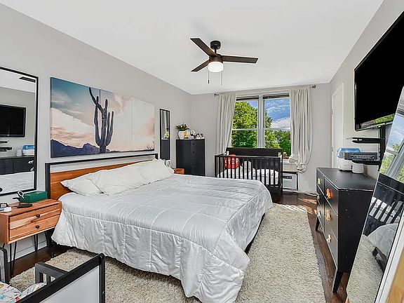 4th image of 2736 Independence Ave APT 5E