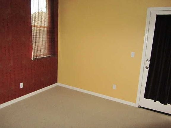 5th image of 876 Holley Ct