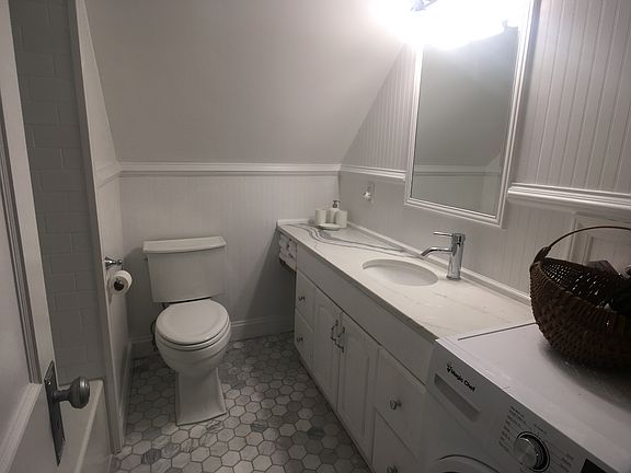 3rd image of 31-33 Nisbet St #3