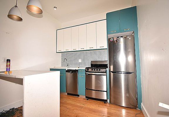 2nd image of 238 Melrose St #2B