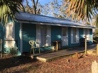 200 4th St, Apalachicola, FL 32320